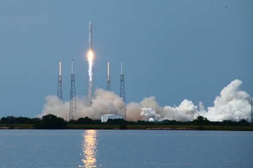 AmericaSpace photo of the first flight of SpaceX Falcon 9 rocket from Cape Canaveral Air Force Station Space Launch Complex 40 Photo Credit Alan Walters