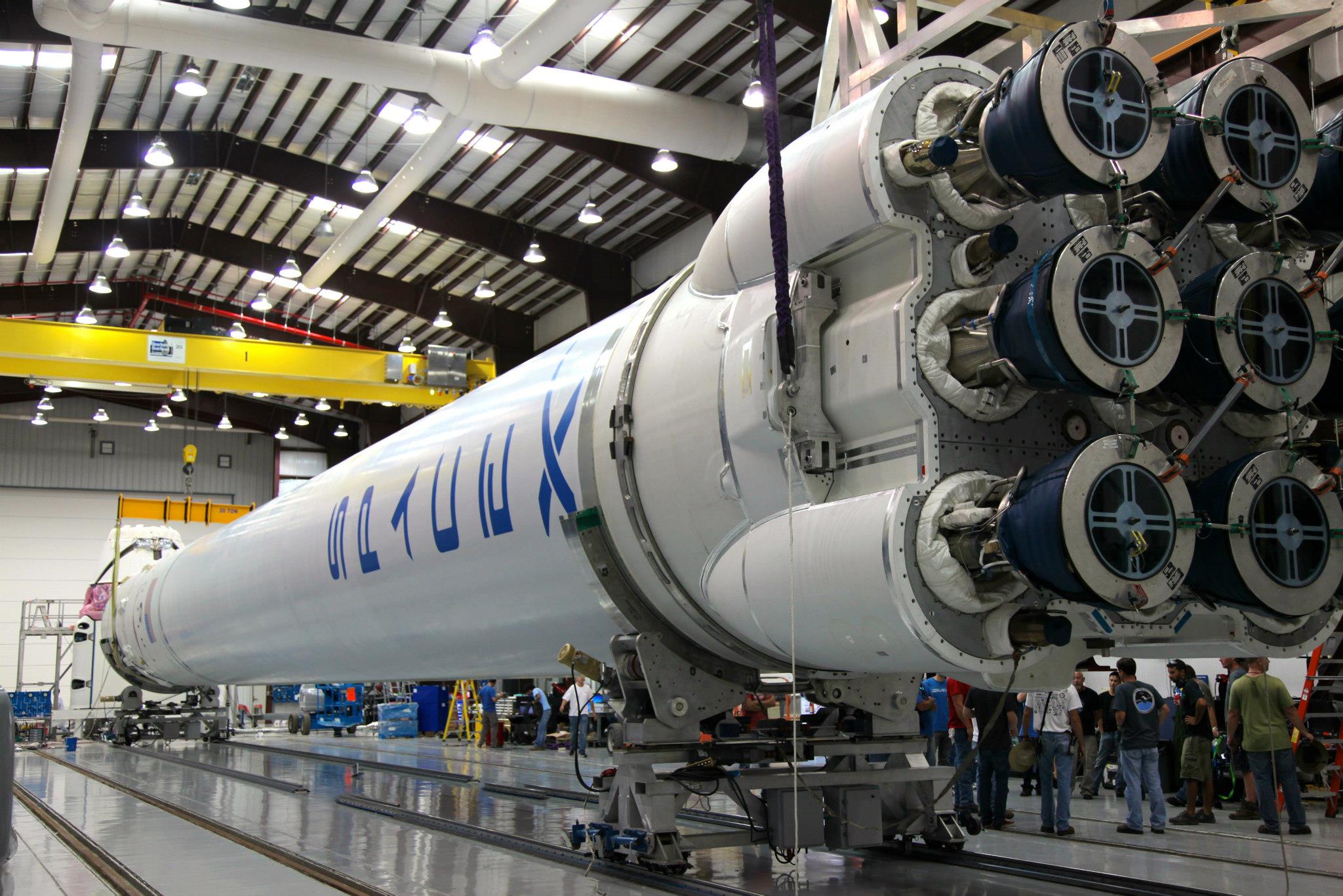 SpaceX-Falcon-9-rocket-Cape-Canaveral-Ai