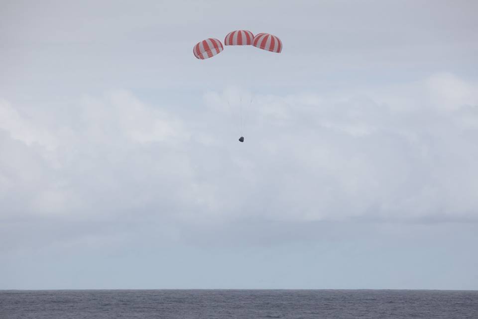 Dragon-CRS4-Splashdown.jpg