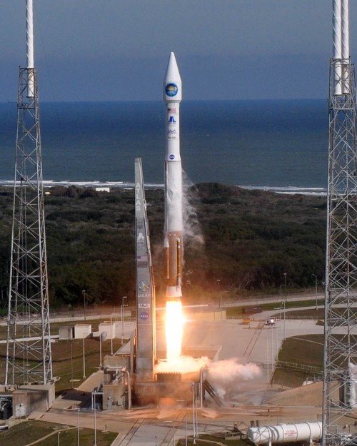 An Atlas V with no solid rocket boosters similar to the one set for launch early Thursday with NROL-33. Image Credit: ULA