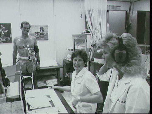 Congressman Bill Nelson undergoes medical tests in the JSC Clinic in September 1985. Photo Credit: NASA