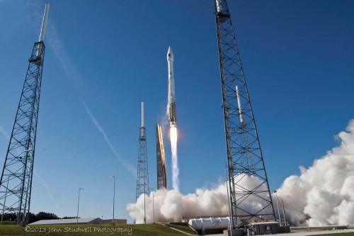 United Launch Alliance's Atlas V 401 lifts off from Cape Canaveral Air Force Station, Fla., carrying the Global Positioning System (GPS) IIF-4 satellite. Photo Credit: John Studwell / AmericaSpace