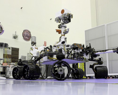 AmericaSpace-Photo-of-NASA-Mars-Science-Laboratory-rover-Curiosity-at-Kennedy-Space-Center-Photo-Credit-Alan-Walters