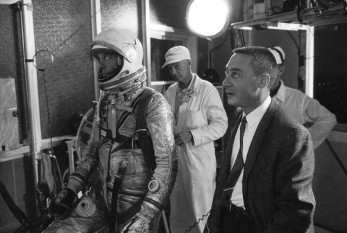MR3-0507-NOID-SHEPARD AND GRISSOM IN WHITE ROOM-5.5.61 NASA image reposted by Retro Space Images on AmericaSpace