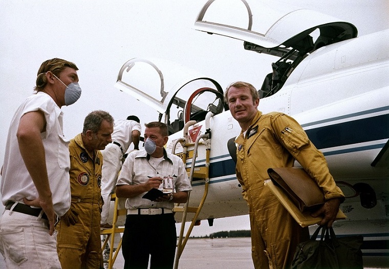 ASTP-730-75PC-400-CREW ARRIVAL AT PAFB-7.12.75 - Retro Space Images post of NASA ASTP image posted on AmericaSpace