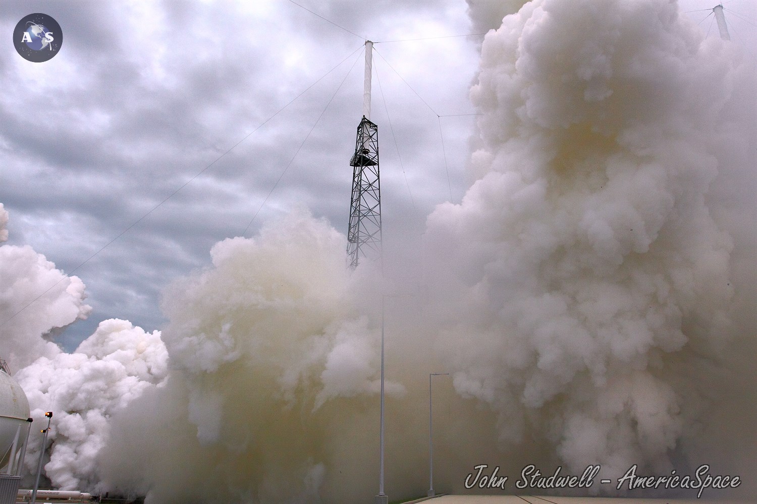 AmericaSpace photo John Studwell SLC-41 Cape Canaveral Air Force Station ULA United Launch Alliance Atlas V 551 photo credit John Studwell / AmericaSpace