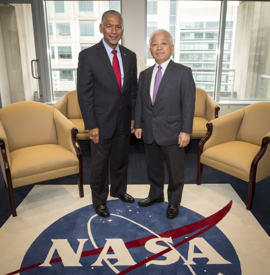 NASA JAXA Charles Bolden Naoki Okumura photo credit NASA