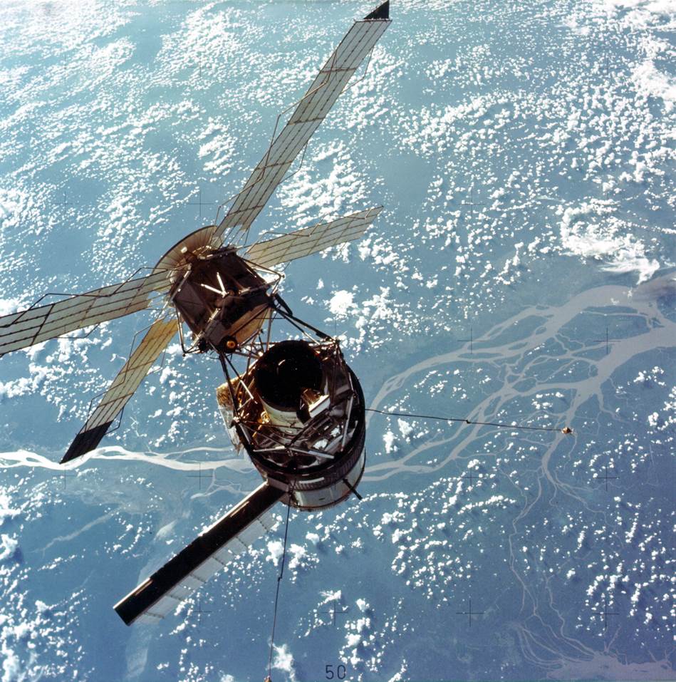 Skylab 3 Alan Bean Jack Lousma NASA image posted on AmericaSpace