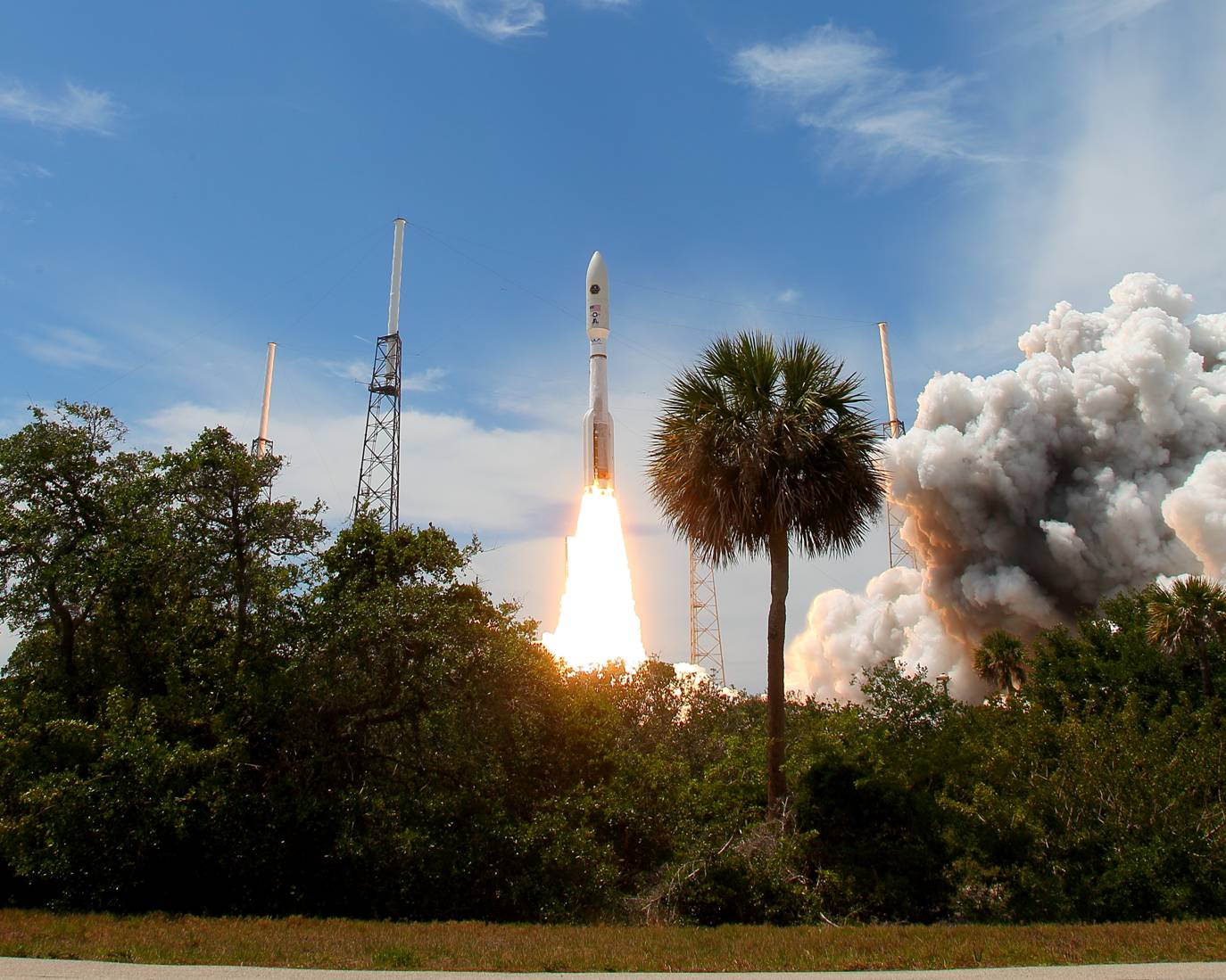 AmericaSpace image of ULA United Launch Alliance Atlas V rocket with AEHF 2 photo credit Alan Walters AmericaSpace
