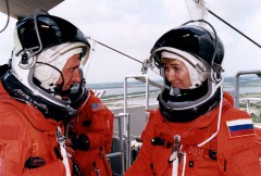 Mike Foale chats to Russia cosmonaut Yelena Kondakova during training for their flight on STS-84. Photo Credit: NASA