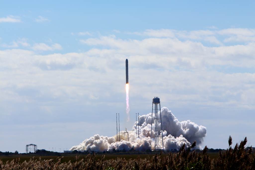 AmericaSpace Photo Alan Walters Image of Mid Atantic Regional Spaceport Antares Cygnus 1 Orbital Sciences Corporation