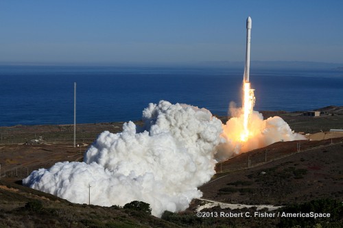 Powered uphill by the new Merlin 1D engines, SpaceX's new Falcon 9 v1.1 will begin boosting Dragon mission aloft from February 2014. Photo Credit: Robert C. Fisher