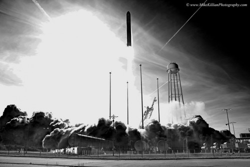 Billowing smoke and flame in all directions, ORB-1 takes flight. Photo Credit: Mike Killian Photography/AmericaSpace