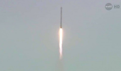 Powered by the nine Merlin-1D engines of its first stage, SpaceX's upgraded Falcon 9 v1.1 takes flight on its first Dragon mission. Photo Credit: SpaceX, with thanks to Mike Killian