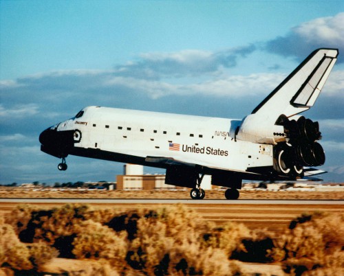 Discovery touches down at Edwards Air Force Base, Calif., on 29 April 1990, after the longest de-orbit burn and the longest re-entry ever performed in the shuttle program at that time. Photo Credit: NASA