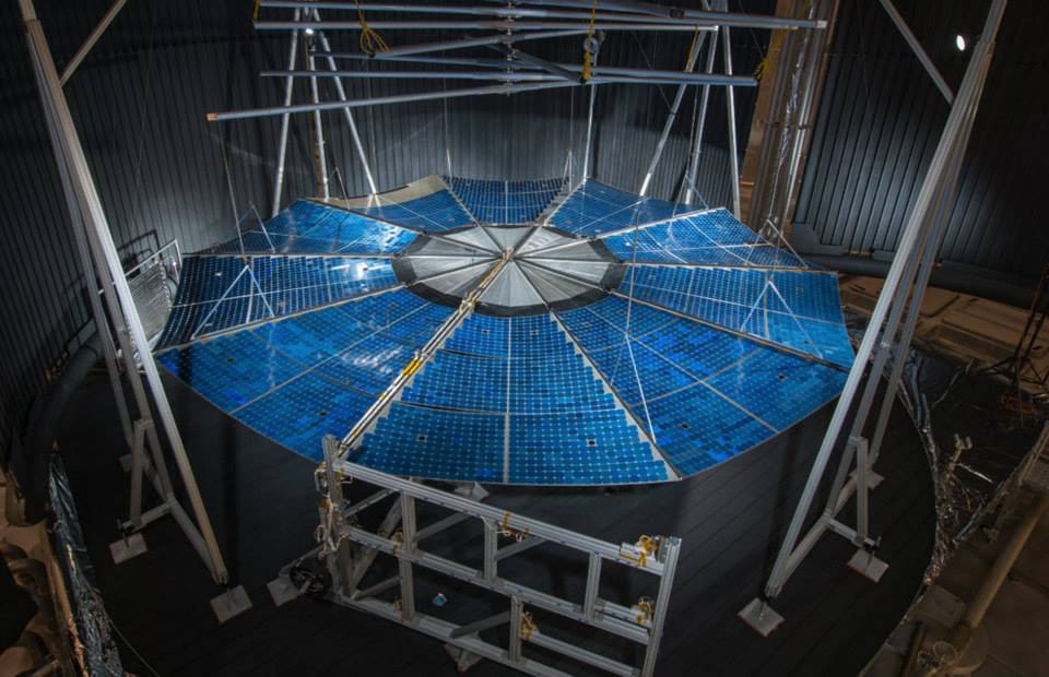 All three phases of deployment were validated while the wing was in the vacuum chamber at Glenn, at temperature extremes of +65°C, and again at -65°C. The cold walls of the thermal shroud are partially opened to allow viewing of the wing.