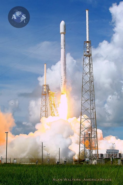 Six Orbcomm Generation-2 (OG-2) satellites thundering off pad-40 aboard SpaceX's Falcon-9 v1.1 rocket in July 2014. Photo Credit: Alan Walters / AmericaSpace