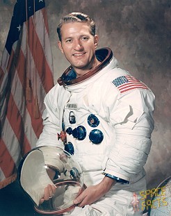 Selected as an astronaut by NASA in September 1969, Hank Hartsfield served on the support crew of Apollo 16 and as a member of the backup crew for all three Skylab missions. Photo Credit: Joachim Becker/SpaceFacts.de