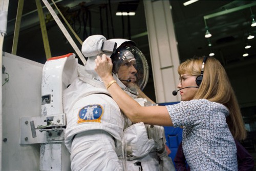 Mark Lee undergoes pre-flight training for his EVA tasks on STS-64. Photo Credit: NASA
