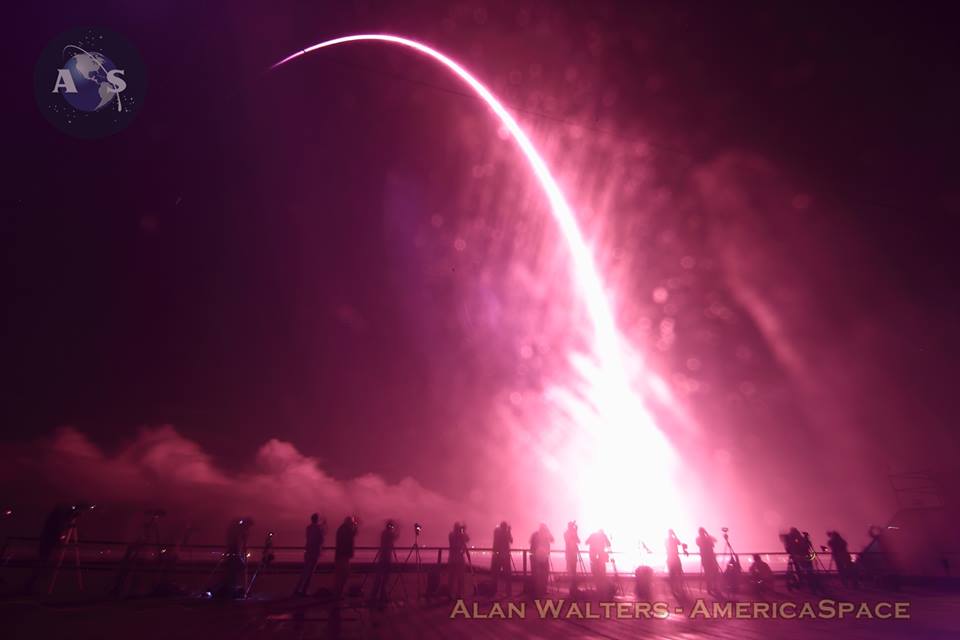 Impressive "streak" effect as the Falcon 9 v1.1 roars into the darkened Florida sky. Photo Credit: Alan Walters/AmericaSpace