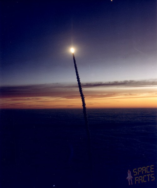 Challenger roars into orbit on the morning of 5 October 1984. Photo Credit: Joachim Becker/SpaceFacts.de