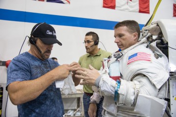 Terry Virts prepares for an EVA simulator in the Neutral Buoyancy Laboratory (NBL) at the Johnson Space Center (JSC) in Houston, Texas. Photo Credit: NASA