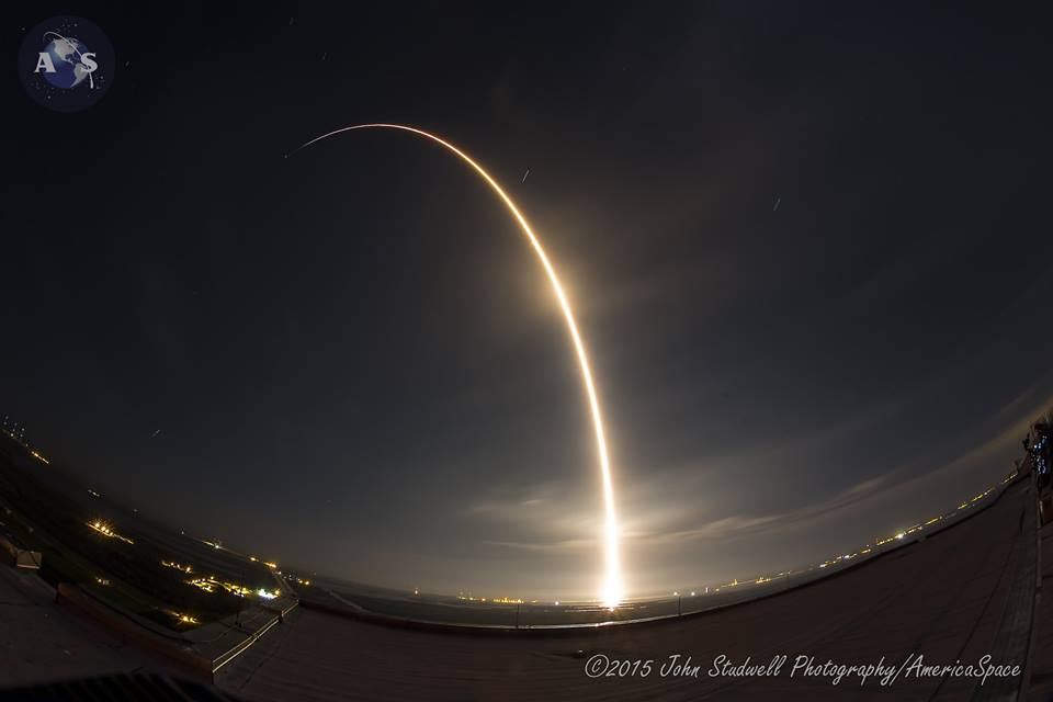 From the roof of NASA's 525-foot tall Vehicle Assembly Building, Falcon-9 blazing a trail out over the Atlantic. Photo Credit: John Studwell / AmericaSpace 