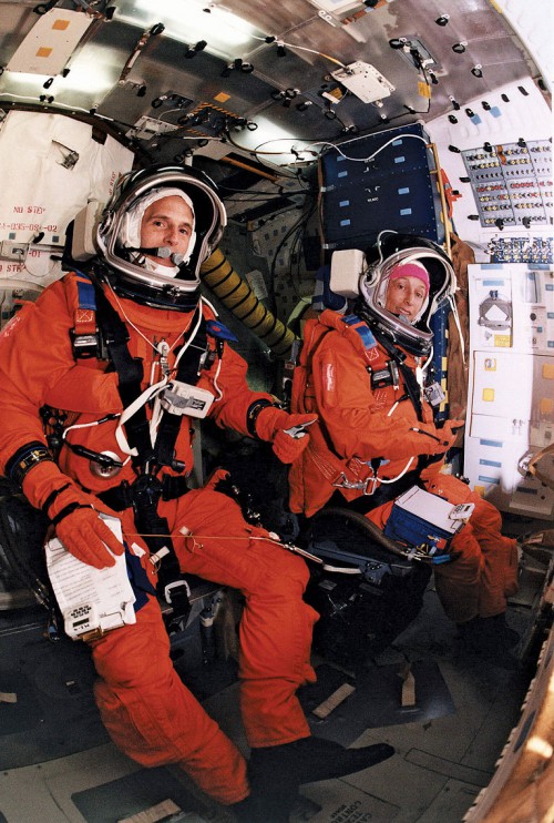 Jerry Linenger, pictured during STS-81 training with crewmate Marsha Ivins, was the fourth U.S. astronaut to spend a period of several months aboard Mir. Photo Credit: NASA, via Joachim Becker/SpaceFacts.de