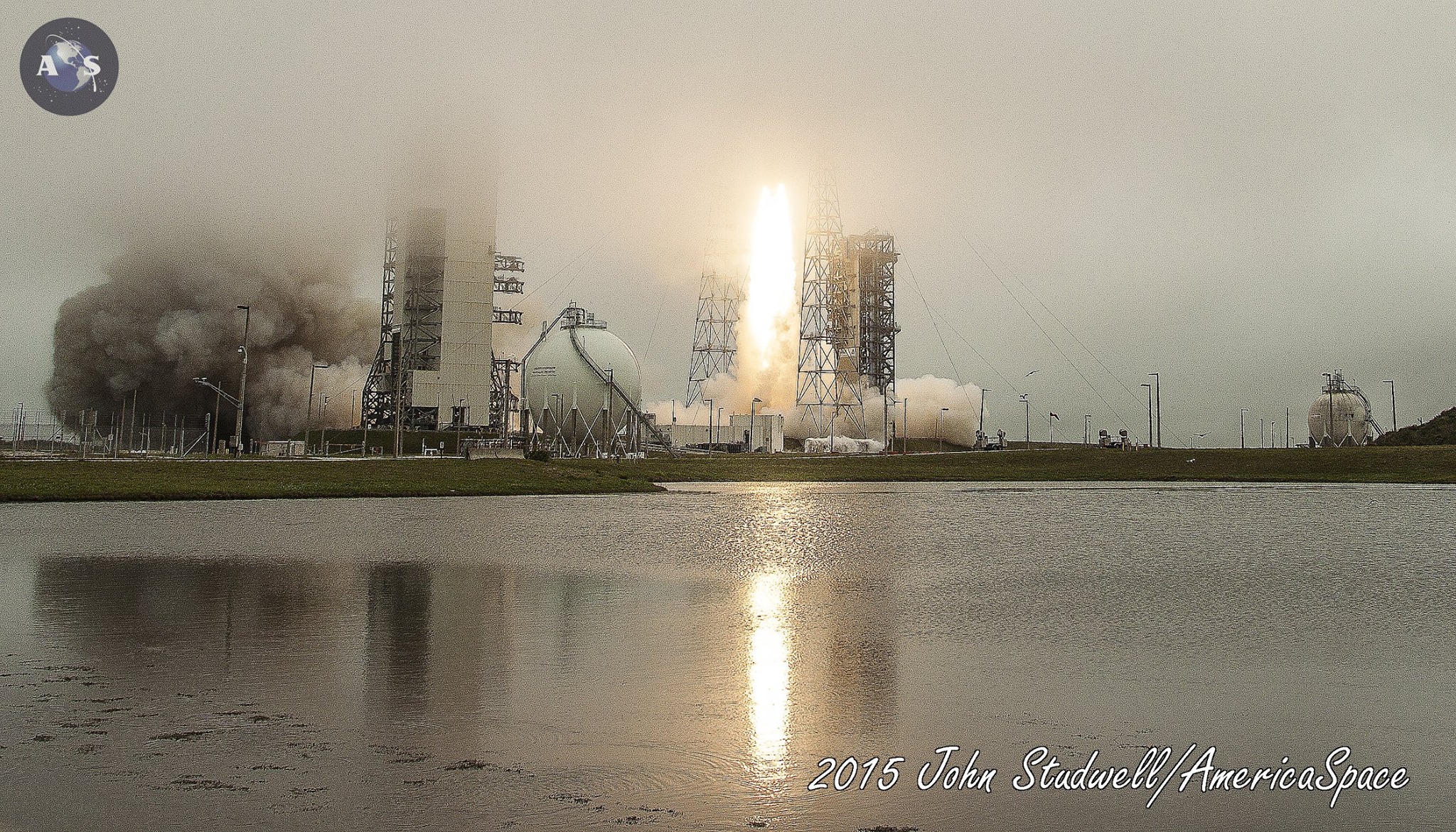 Into the fog, Delta-IV GPS IIF-9. Photo Credit: John Studwell / AmericaSpace 