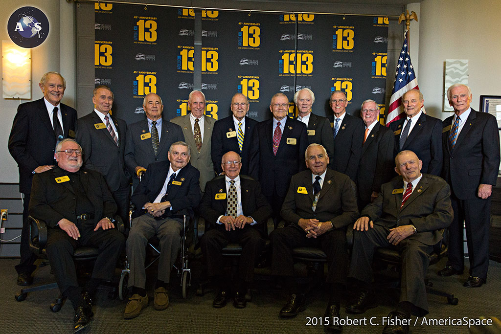 Top row, from left: Charlie Duke, Walt Cunningham, Bill Anders, Al Worden, Jim Lovell, Fred Haise, Rusty Schweickart, Joe Engle, Glynn Lunney, Jack Lousma, and Gene Cernan. Bottom row from left: Sy Liebergot, Chuck Friedlander, Gerry Griffin, Milt Windler, and Gene Kranz. Photo Credit: Robert C. Fisher / AmericaSpace