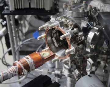The "Europa-in-a-can" at the NASA/JPL laboratory, which recreates the near vacuum and intense radiation conditions on Europa's surface. Photo Credit: NASA/JPL-Caltech