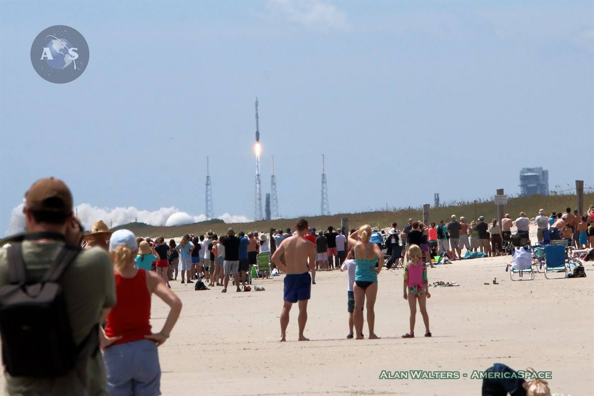 Launch of the GPS IIF - 10 from Playalinda Beach. Photo Credit: Alan Walters/AmericaSpace