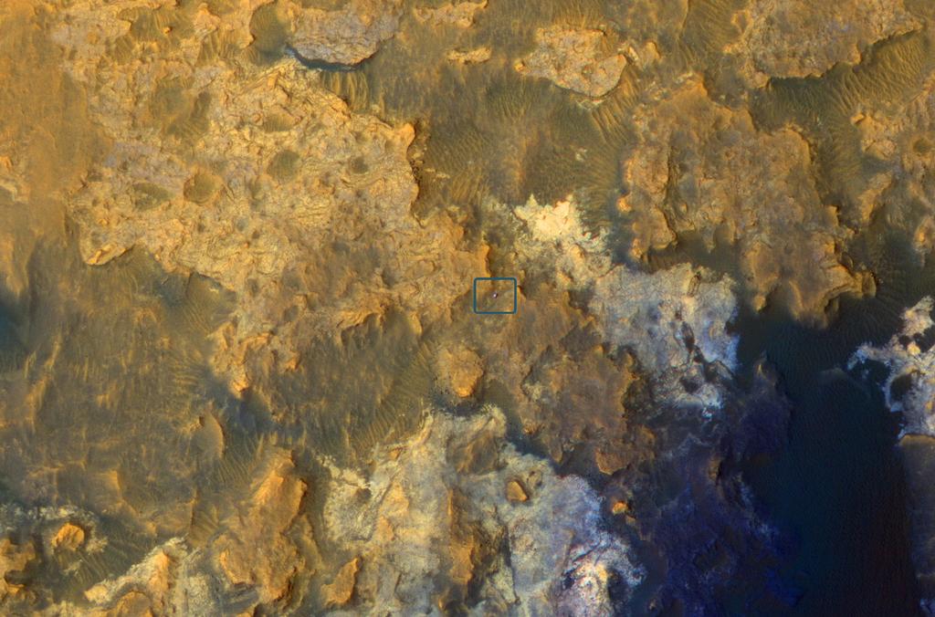 HiRISE image of the Curiosity rover in Gale Crater, acquired in April 2015. Photo Credit: NASA/JPL