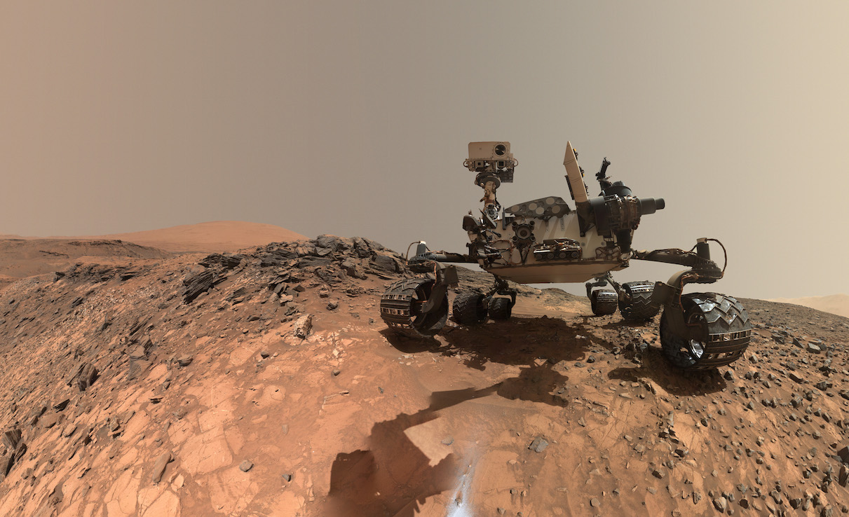 New low-angle "selfie" of the Curiosity rover taken while it was in Marias Pass. It consists of multiple images stitched together. Image Credit: NASA/JPL-Caltech/MSSS