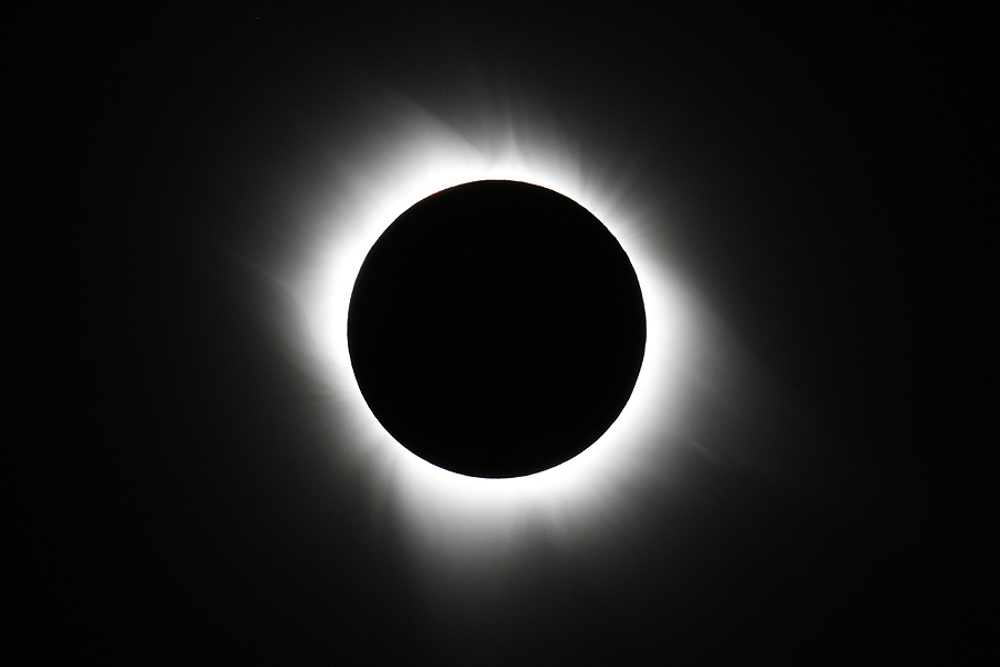 New Moon And Annular Solar Eclipse In Gemini – Halo