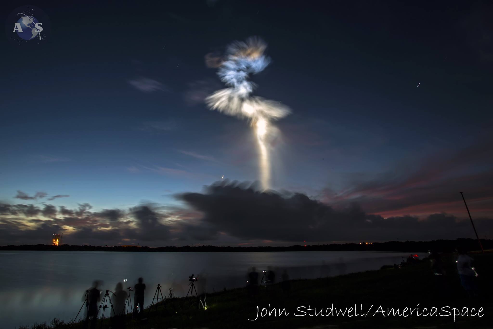 The ULA Atlas-V climbing into sunrise with MUOS-4 for the NAVY Sep. 2, 2015. Photo Credit: John Studwell / AmericaSpace