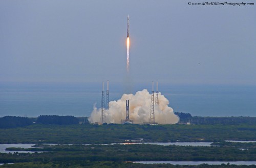 Launch of the MAVEN mission towards Mars, on September 22, 2014. Image Credit: AmericaSpace / Mike Killian (www.MikeKillianPhotography.com)