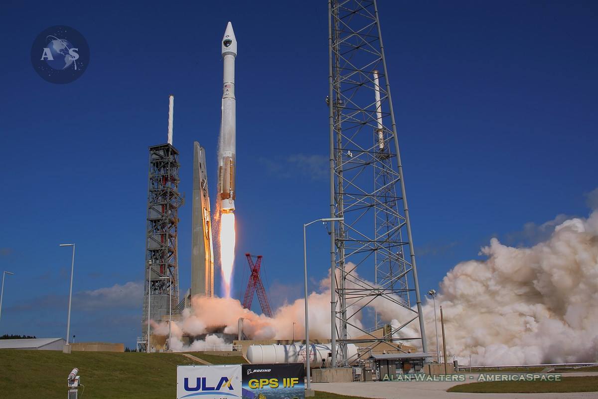 A ULA Atlas-V 401 rocket launching the GPS 2F-11 satellite Oct 30, 2015. Photo Credit: Alan Walters / AmericaSpace