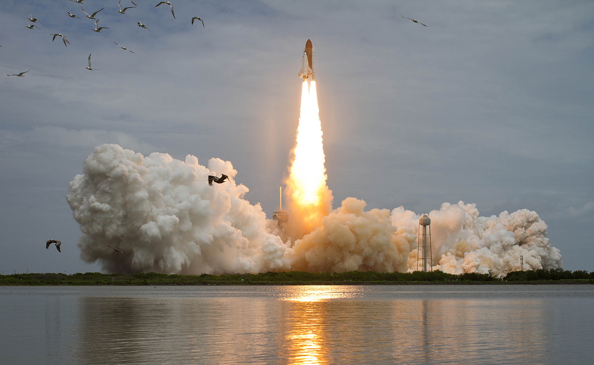 Atlantis roars into orbit for the final time on 8 July 2011. Photo Credit: NASA, via Joachim Becker/SpaceFacts.de