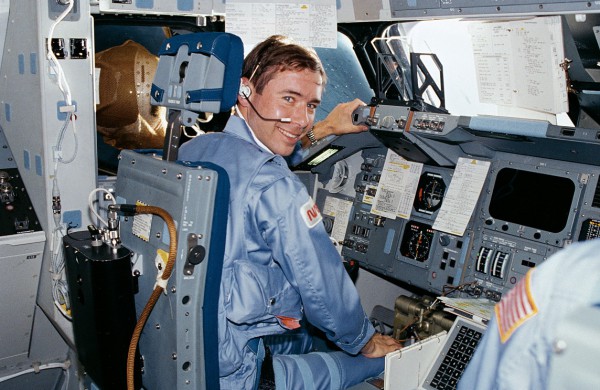 Brewster Shaw became Atlantis' youngest-ever commander, aged 40 when he flew Mission 61B. Photo Credit: NASA, via Joachim Becker/SpaceFacts.de
