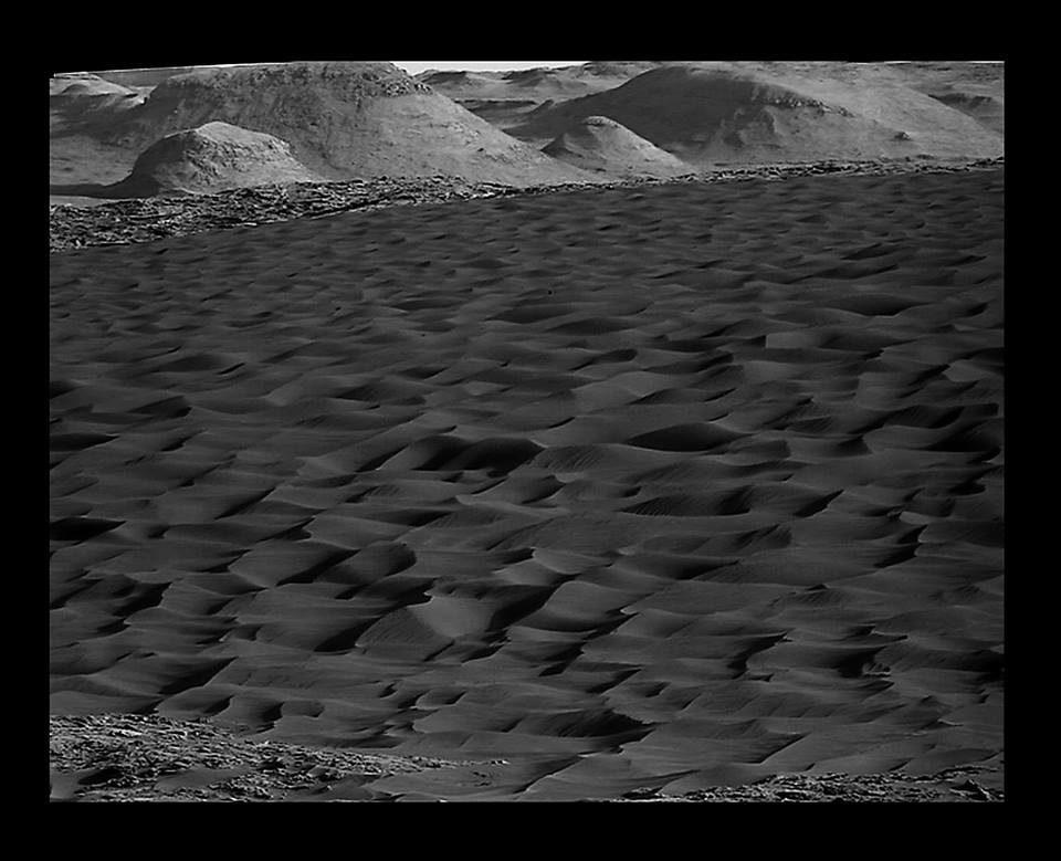 Intricately sculpted sand drifts on top of Dune 2, which is part of the Bagnold Dunes complex, seen by Curiosity. Image Credit: NASA/JPL-Caltech/Stuart Atkinson
