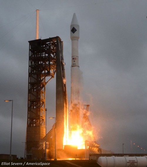 Orbital ATK's Cygnus OA-4 launch atop a ULA Atlas-V 401 booster. Photo Credit: Elliot Severn / AmericaSpace