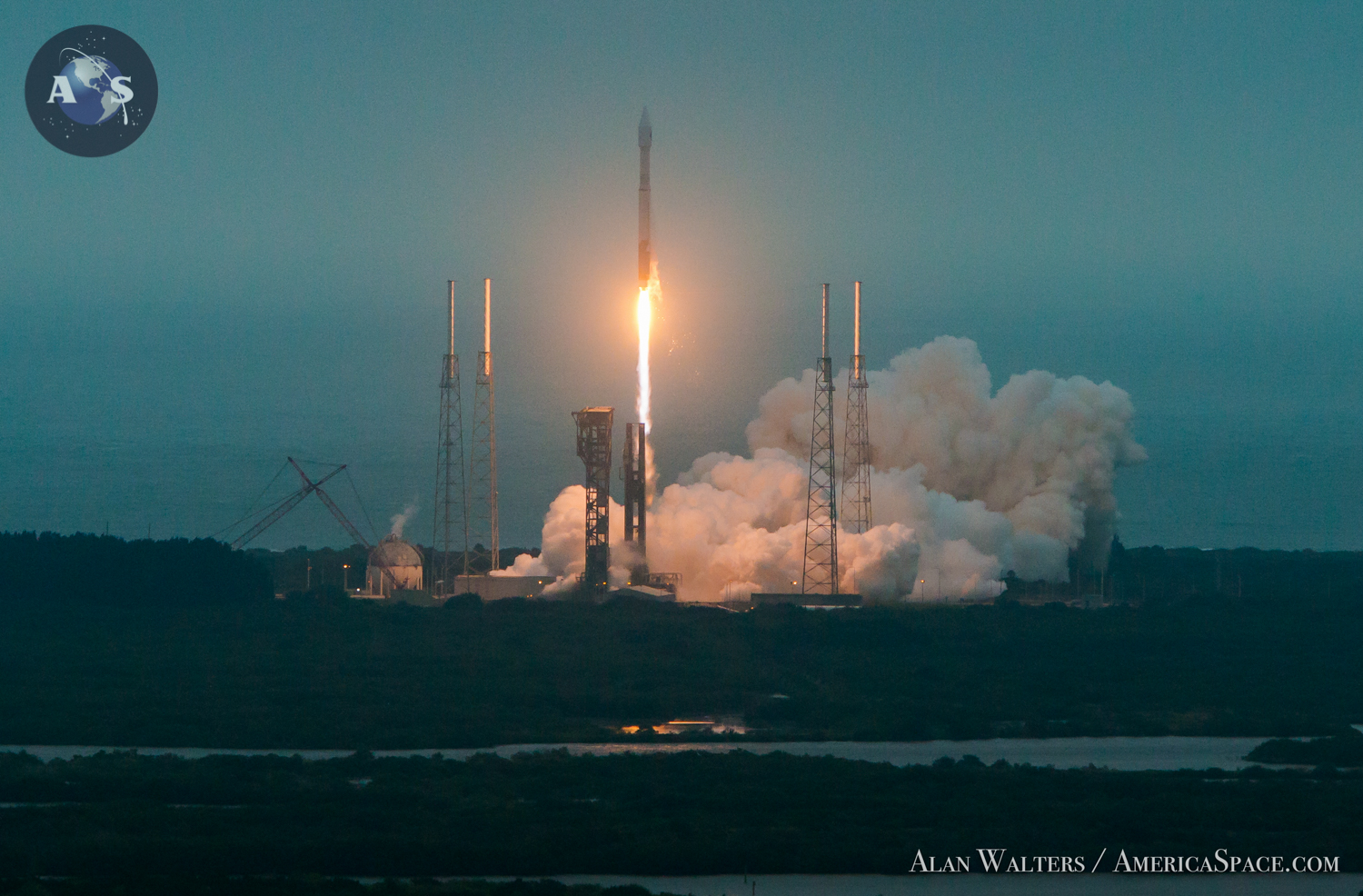 Launch of Orbital ATK's Cygnus spacecraft "Dek Slayton II" atop a ULA Atlas-V rocket Dec. 6, 2015, as seen from the roof of NASA's 525-foot tall Vehicle Assembly Building. Photo Credit: Alan Walters / AmericaSpace