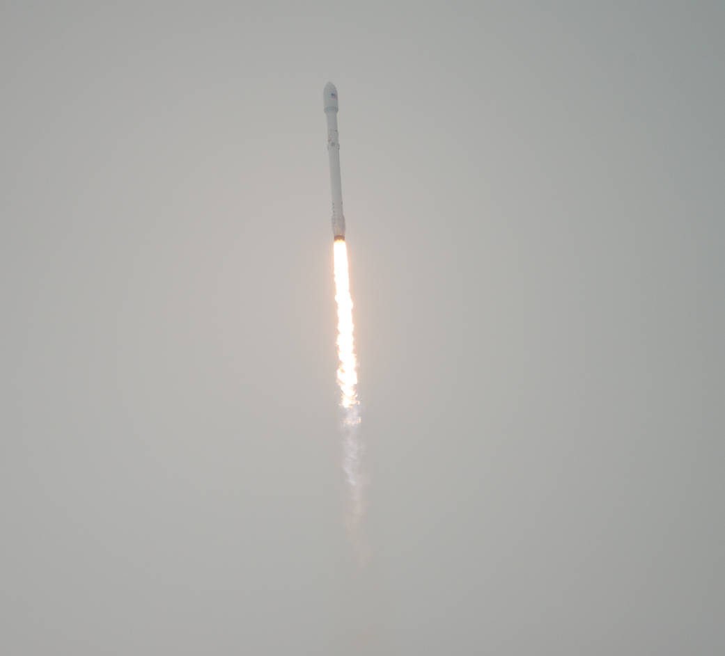 The SpaceX Falcon 9 rocket is seen as it launches from Vandenberg Air Force Base Space Launch Complex 4 East with the Jason-3 spacecraft onboard, , Sunday, Jan. 17, 2016, Vandenberg Air Force Base, California. Jason-3, an international mission led by the National Oceanic and Atmospheric Administration (NOAA), will help continue U.S.-European satellite measurements of global ocean height changes. Photo Credit: (NASA/Bill Ingalls)