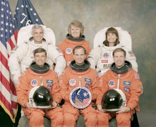 The crew of the "Spirit of '76". Front row (from left) are Ron Sega, Kevin Chilton and Rick Searfoss. Back row (from left) are Rich Clifford, Shannon Lucid and Linda Godwin. Photo Credit: NASA, via Joachim Becker/SpaceFacts.de