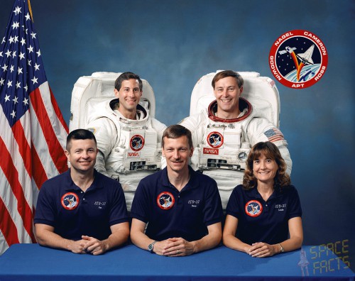 The STS-37 crew consisted of (from left) Ken Cameron, Jay Apt, Steve Nagel, Jerry Ross and Linda Godwin. Photo Credit: NASA, via Joachim Becker/SpaceFacts.de