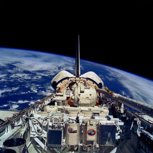 Discovery's packed payload bay supported a multitude of military experiments. Photo Credit: NASA, via Joachim Becker/SpaceFacts.de