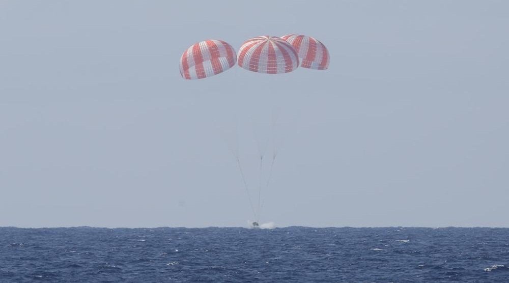SpaceX's eighth dedicated Dragon splashes smoothly into the Eastern Pacific Ocean at 2:54 p.m. EDT (11:54 a.m. PDT) on Wednesday, 11 May. Photo Credit: NASA