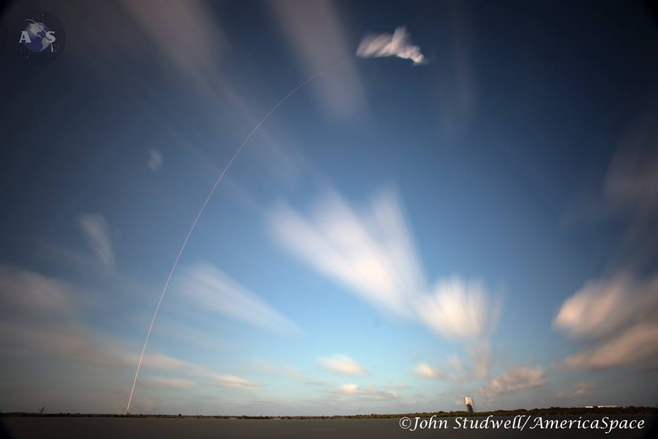 Thaicom 8 streaks to orbit after a rousing 5:39 p.m. EDT liftoff on Friday, 27 May. Photo Credit: John Studwell/AmericaSpace