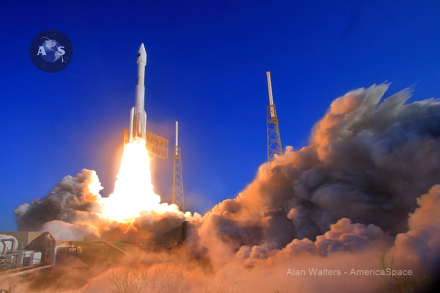 A ULA Atlas-V 421 rocket launching the classified NRO-61 satellite from Cape Canaveral, FL July 28, 2016. Photo Credit: Alan Walters / AmericaSpace